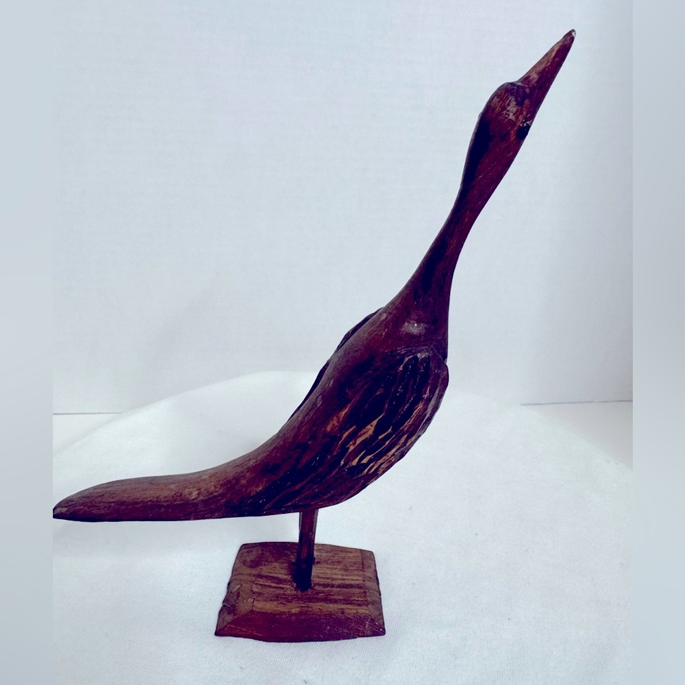 Hand Carved Solid Wood Bird Figurine. Possibly Jamaican. (F)
(4~F)